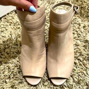 Women Franco Sarto heels, color is tan, size 8.5